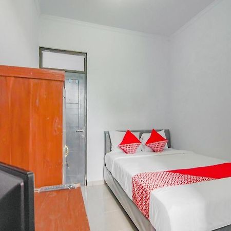 Oyo 2770 Zleepy Wisma Khazri Bogor Exterior photo