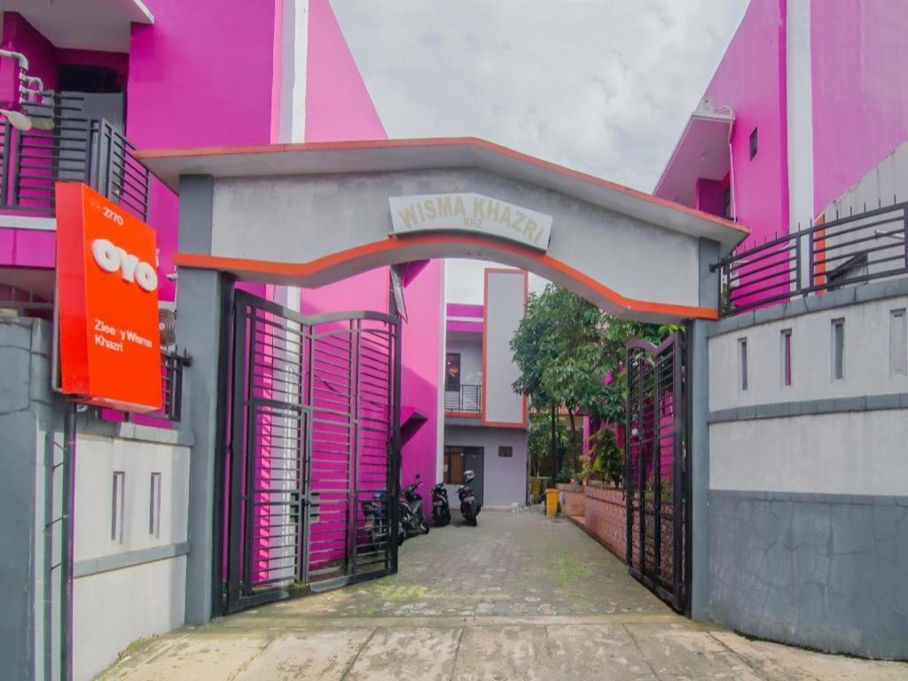 Oyo 2770 Zleepy Wisma Khazri Bogor Exterior photo